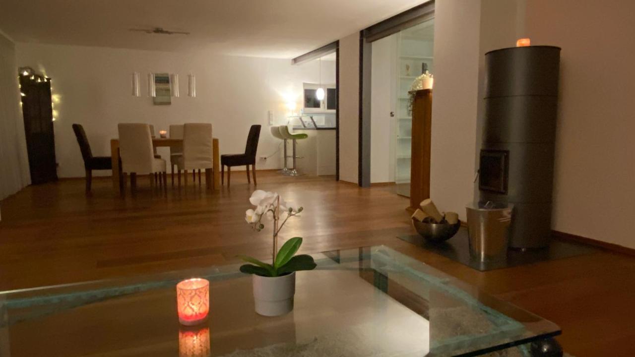 Fewo Luxus Wohnung Im Eigenen Ferienhaus, 120 Qm, Naehe Regensburg Mit Balkon, Terrasse & Garten, Gute Zuganbindung Laber エクステリア 写真