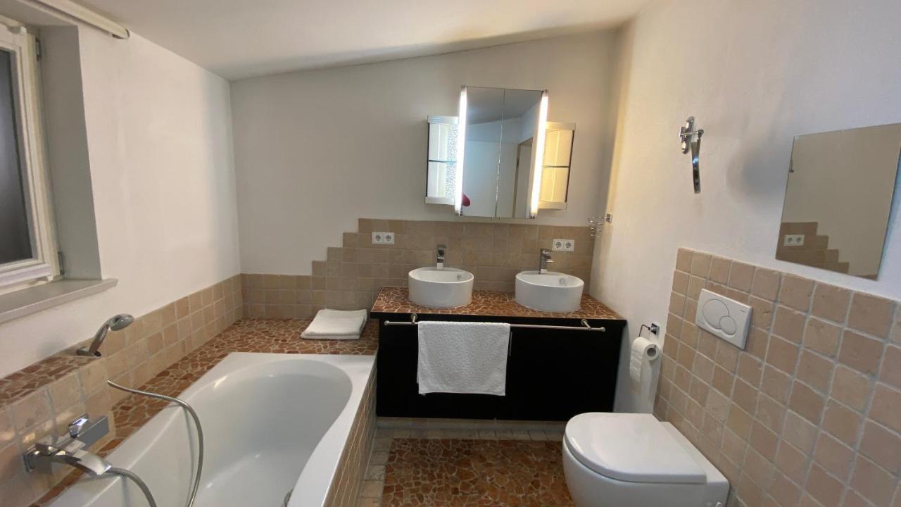 Fewo Luxus Wohnung Im Eigenen Ferienhaus, 120 Qm, Naehe Regensburg Mit Balkon, Terrasse & Garten, Gute Zuganbindung Laber エクステリア 写真