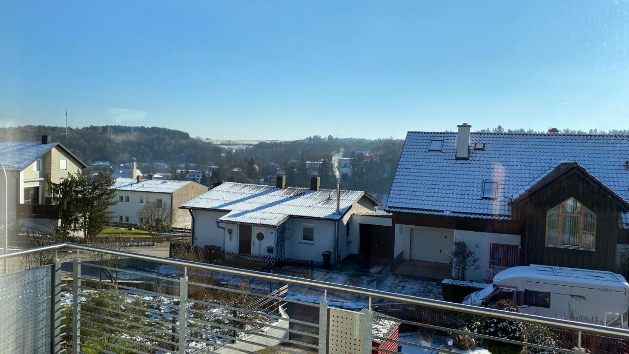 Fewo Luxus Wohnung Im Eigenen Ferienhaus, 120 Qm, Naehe Regensburg Mit Balkon, Terrasse & Garten, Gute Zuganbindung Laber エクステリア 写真
